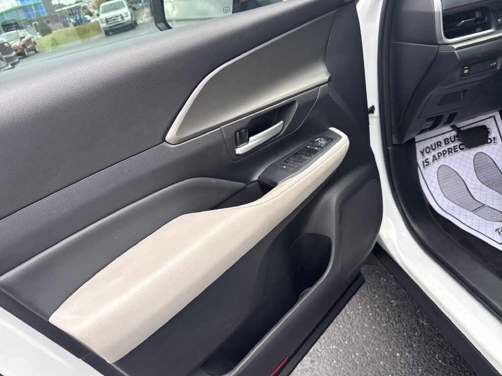 Used 2024 Toyota Grand Highlander FWD image 14