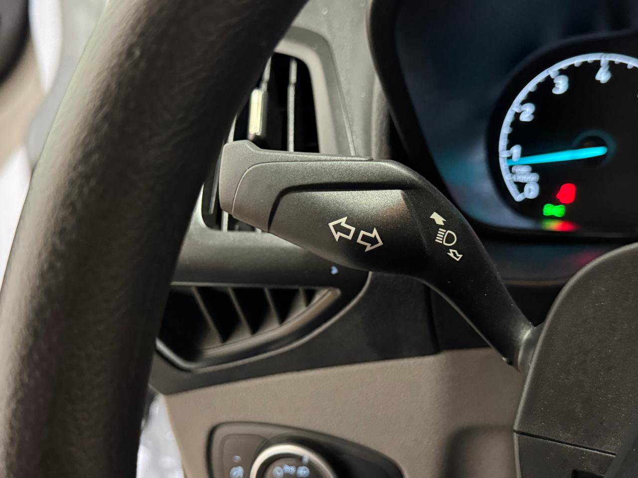 Used 2019 Ford Transit Connect XL image 16