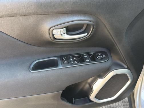 Used 2021 Jeep Renegade Sport AWD/4WD image 14