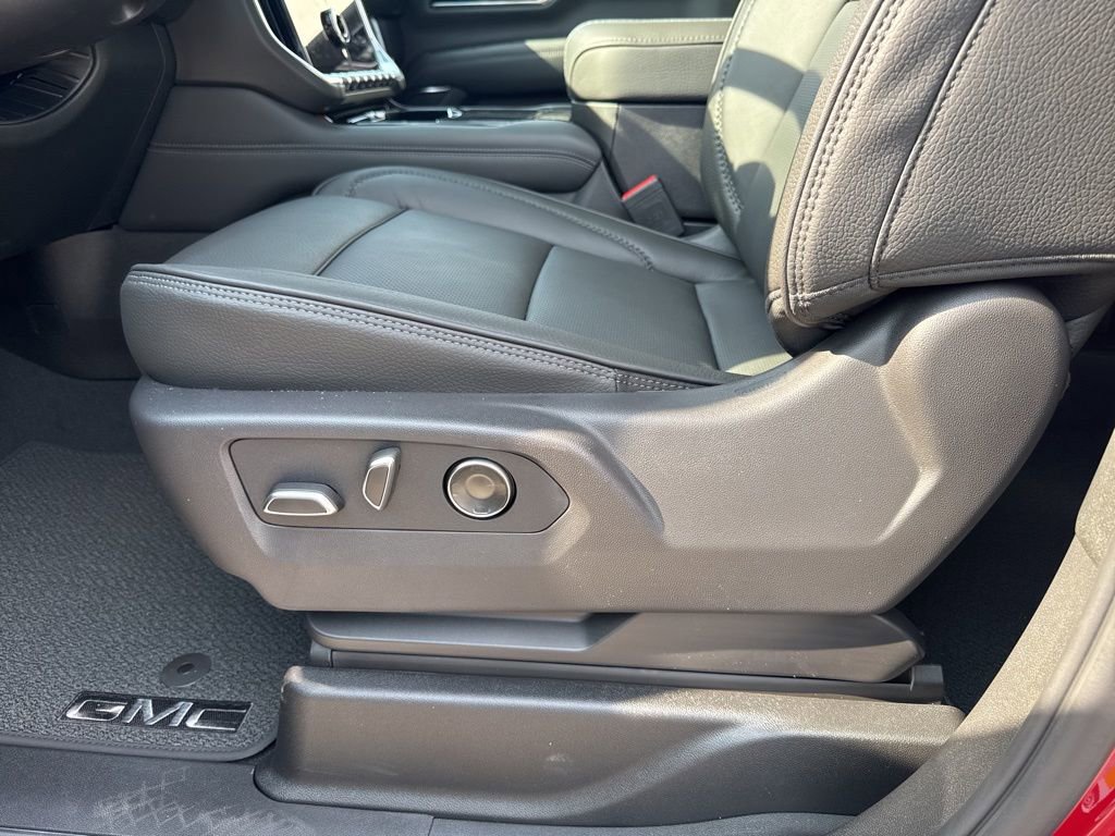 New 2026 GMC Yukon Denali w/ Sun & Power Step Package image 19