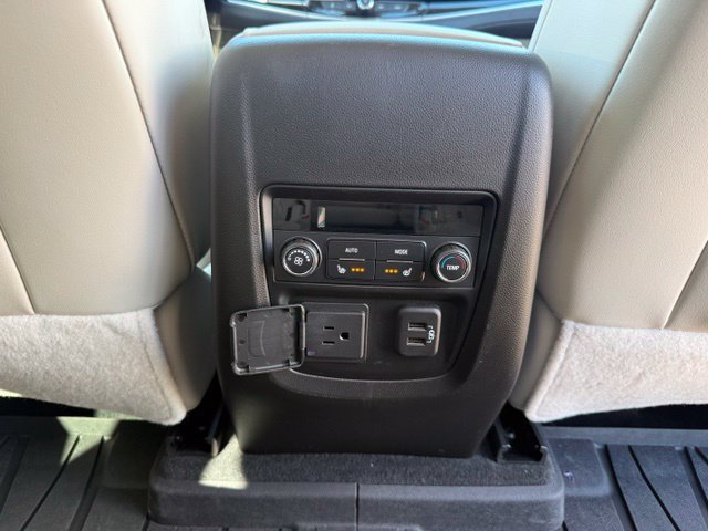 Used 2023 Buick Enclave Avenir w/ Avenir Technology Package AWD/4WD image 35