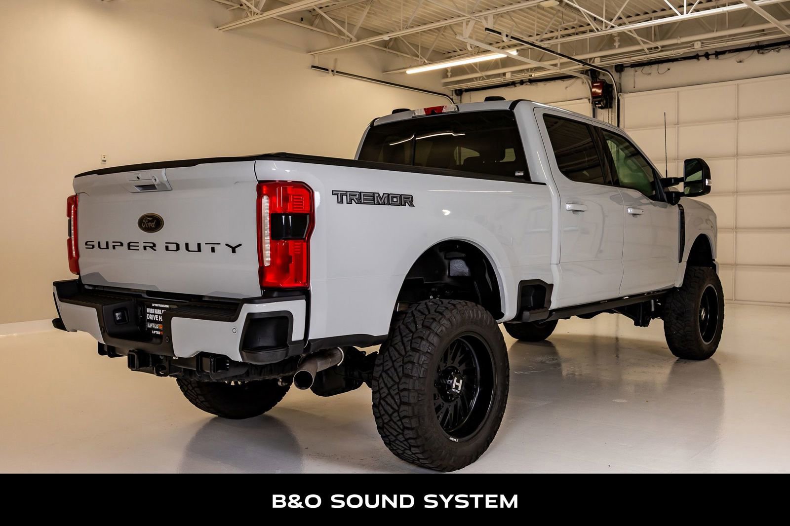 Used 2026 Ford F250 Lariat w/ Tremor Off-Road Package AWD/4WD image 9