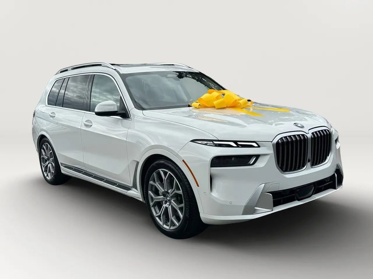 Used 2025 BMW X7 xDrive40i AWD/4WD image 3