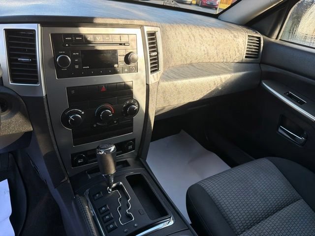 Used 2009 Jeep Grand Cherokee Laredo AWD/4WD image 22