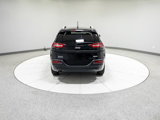 Used 2018 Jeep Cherokee Latitude w/ Safety Group AWD/4WD image 29