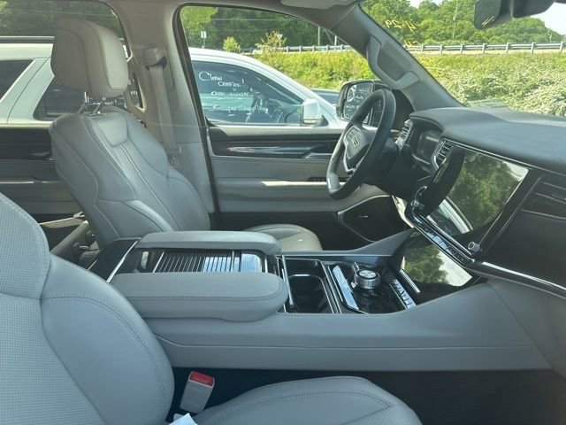 Used 2024 Jeep Wagoneer L 4WD image 13