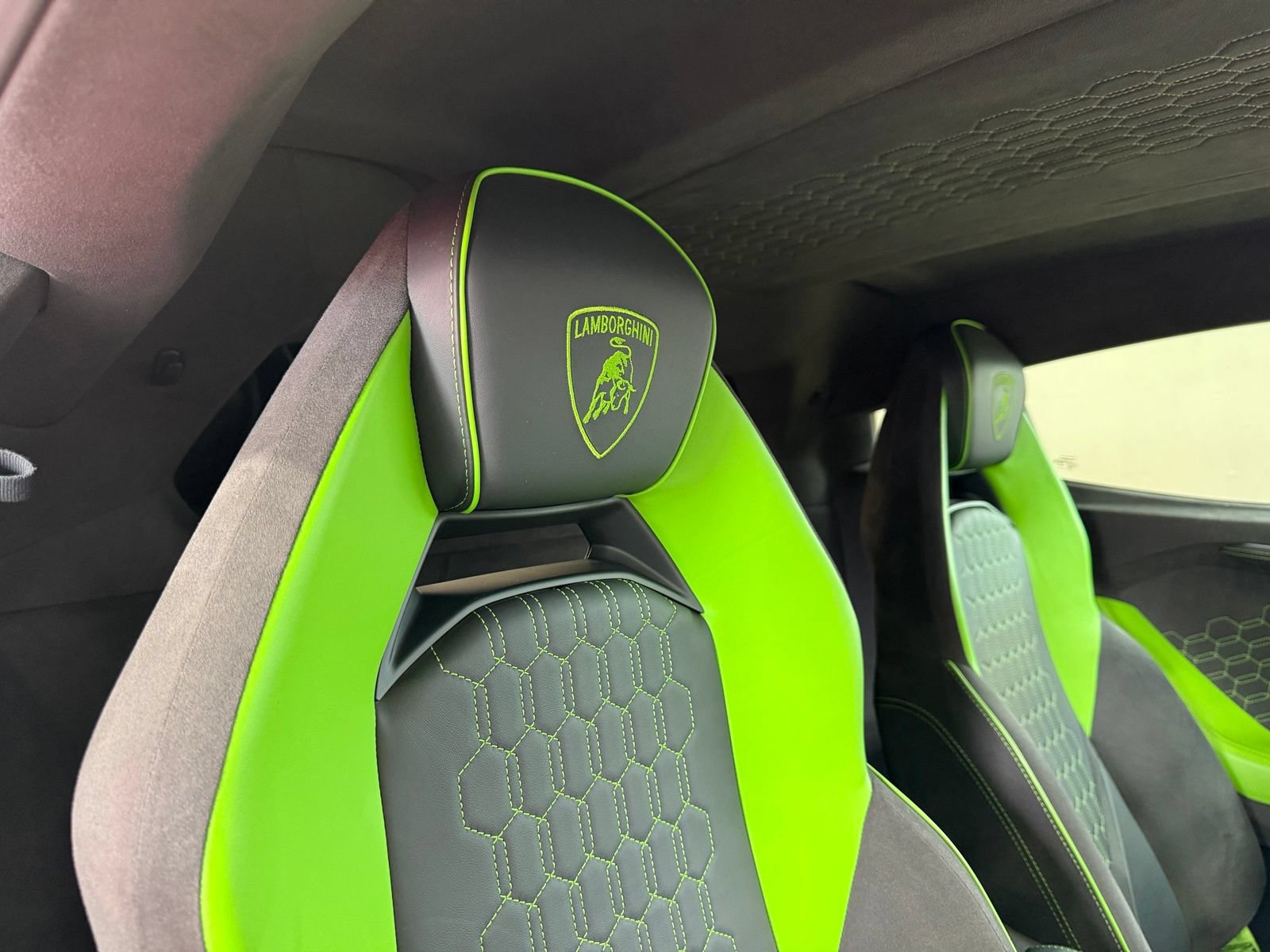 Used 2024 Lamborghini Revuelto AWD/4WD image 57