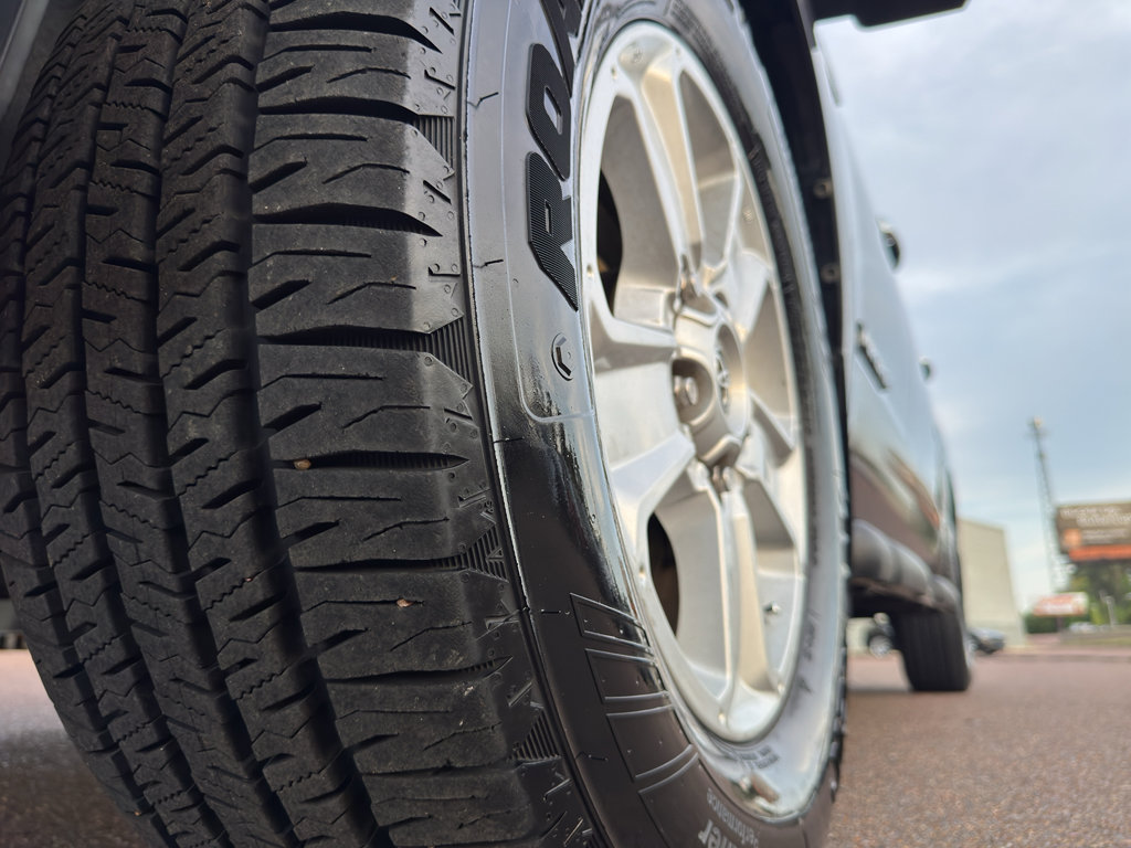 Used 2015 Toyota Tundra SR5 w/ SR5 Upgrade Package image 9