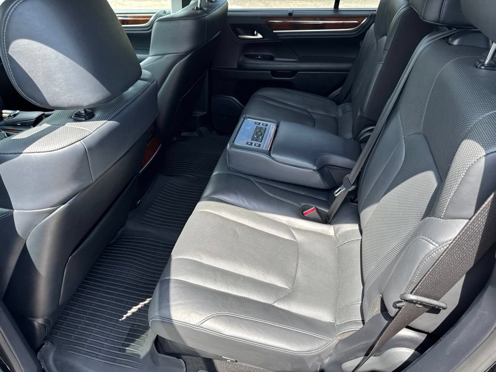 Used 2021 Lexus LX 570 4WD w/ Luxury Package image 26