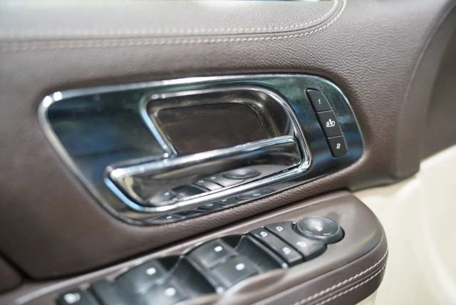 Used 2013 Cadillac Escalade Platinum AWD/4WD image 15