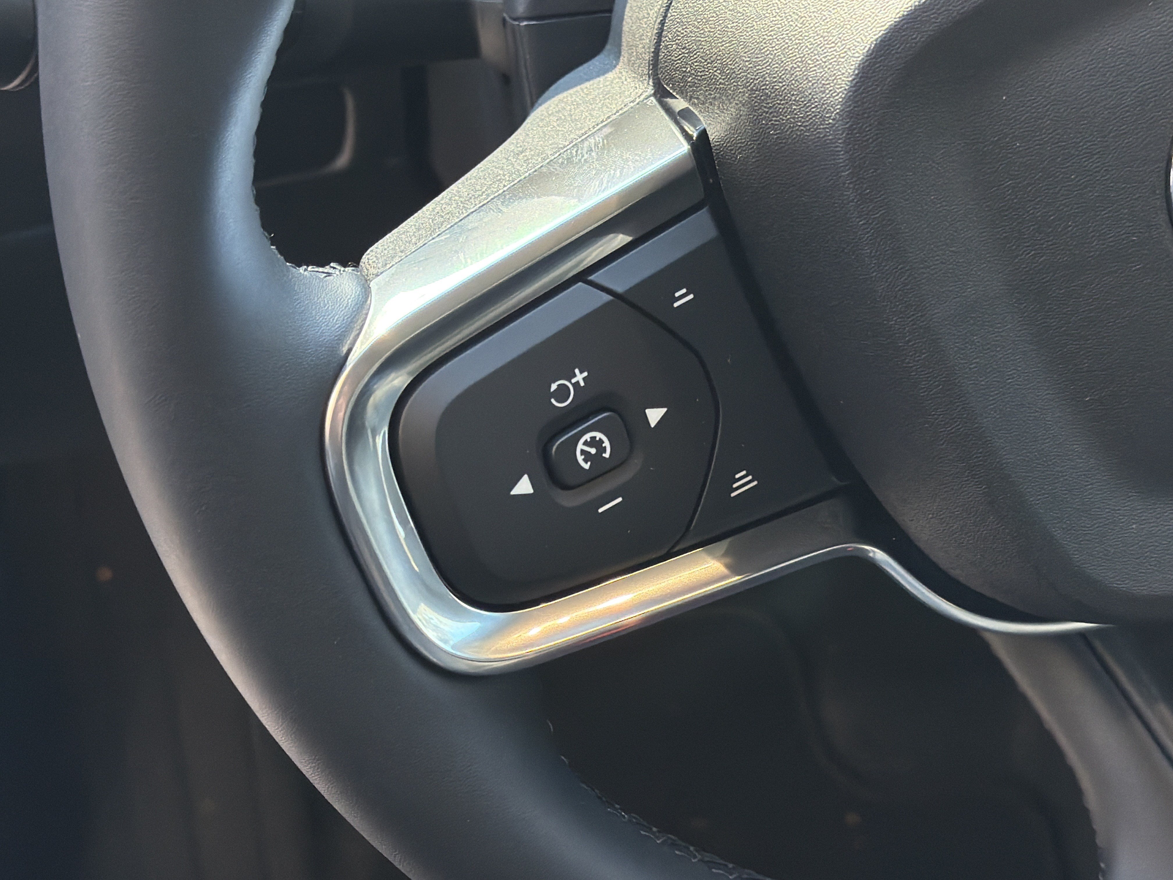 New 2026 Volvo XC40 B4 Core FWD image 20
