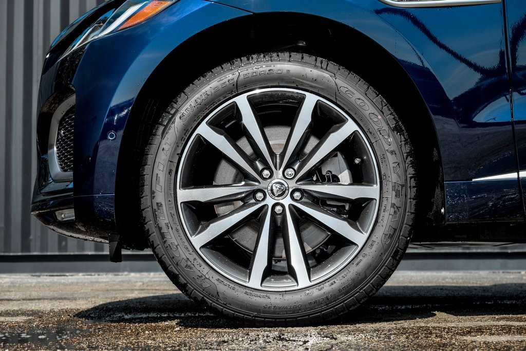 New 2026 Jaguar F-PACE R-Dynamic S image 4