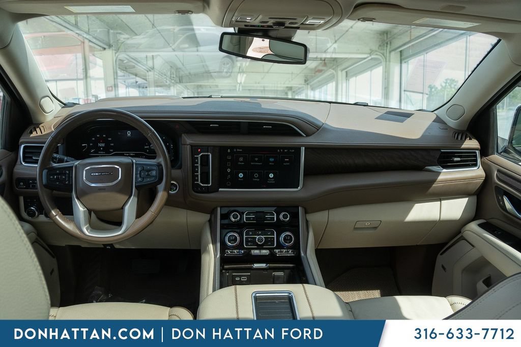 Used 2024 GMC Yukon XL Denali AWD/4WD image 4