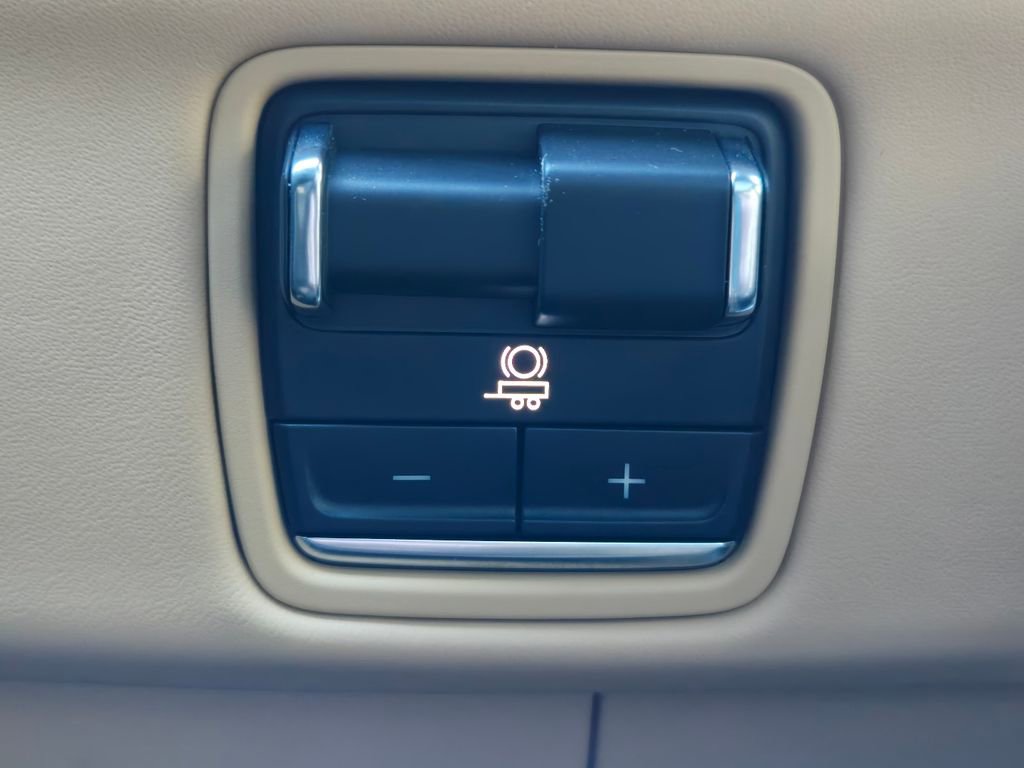 New 2025 Cadillac Escalade IQ Luxury 2 w/ LPO, Etrunk Organizer Package image 32