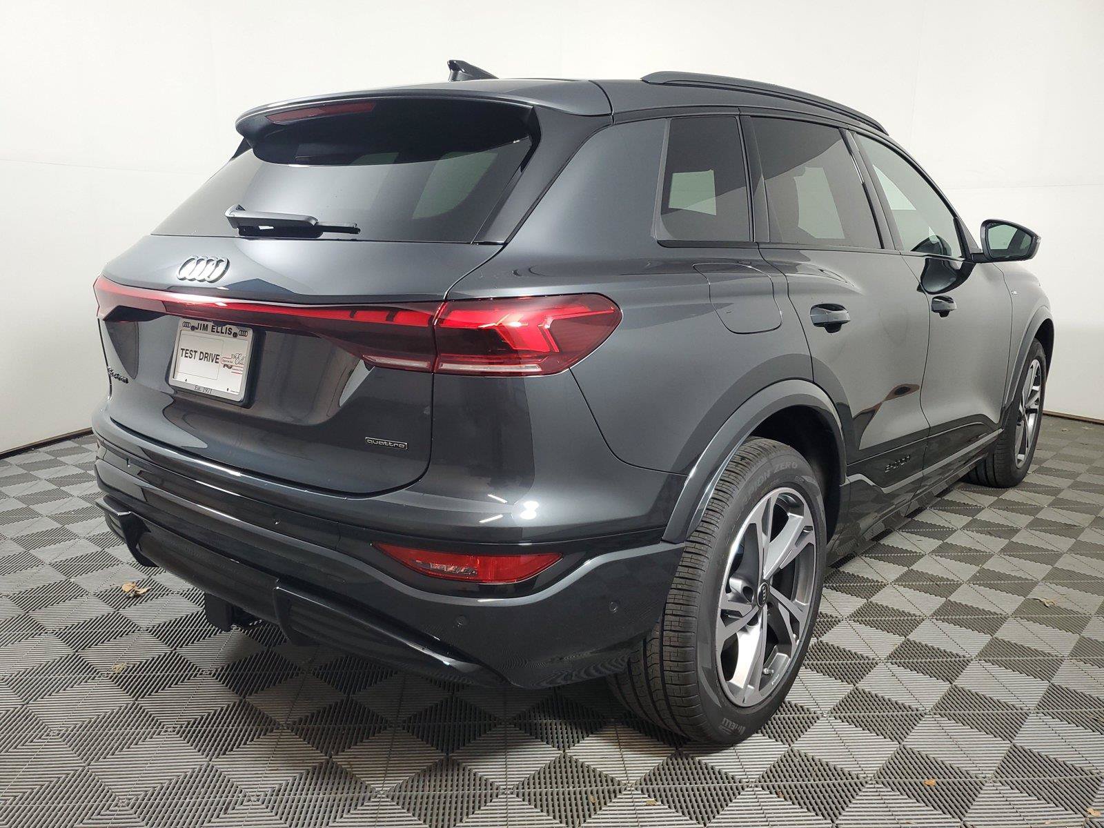 New 2027 Audi Q6 e-tron Premium Plus AWD/4WD image 7