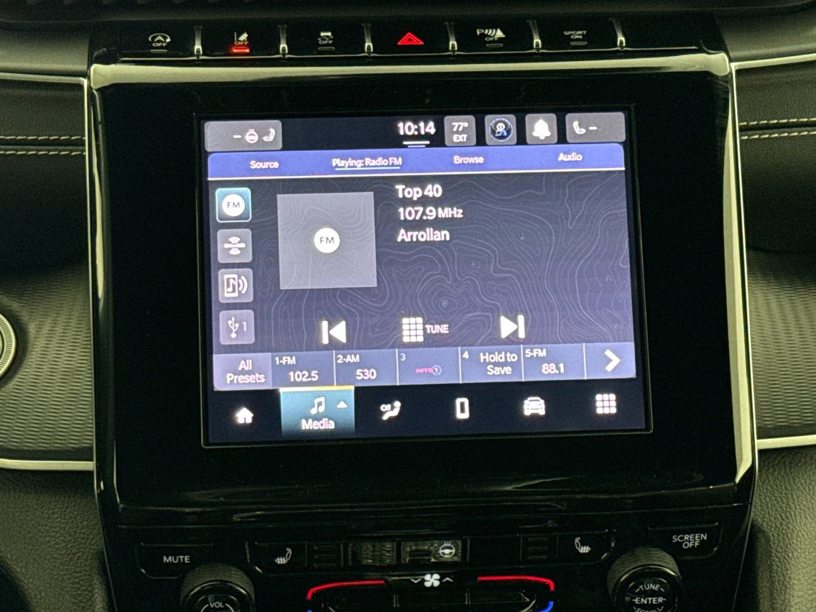 Used 2023 Jeep Grand Cherokee L Laredo AWD/4WD image 18