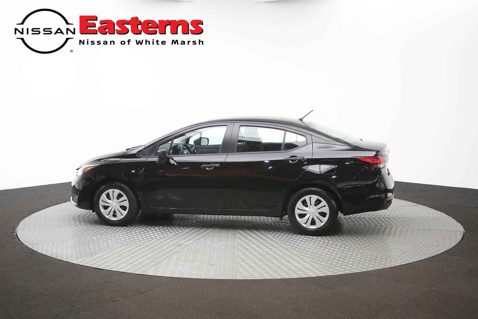 Used 2025 Nissan Versa S FWD image 59