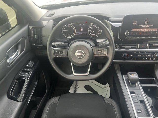 Used 2022 Nissan Pathfinder S image 15