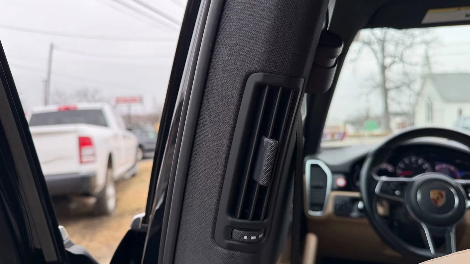 Used 2019 Porsche Cayenne S w/ Premium Plus Package image 28