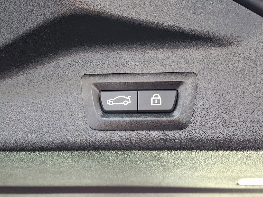 Used 2022 BMW X5 xDrive40i w/ Parking Assistance Package image 30