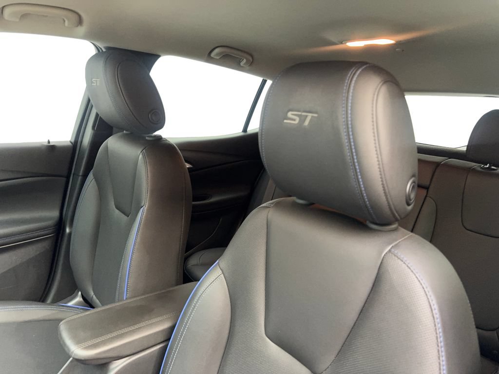 Used 2025 Buick Encore GX Sport Touring w/ Comfort Package FWD image 28