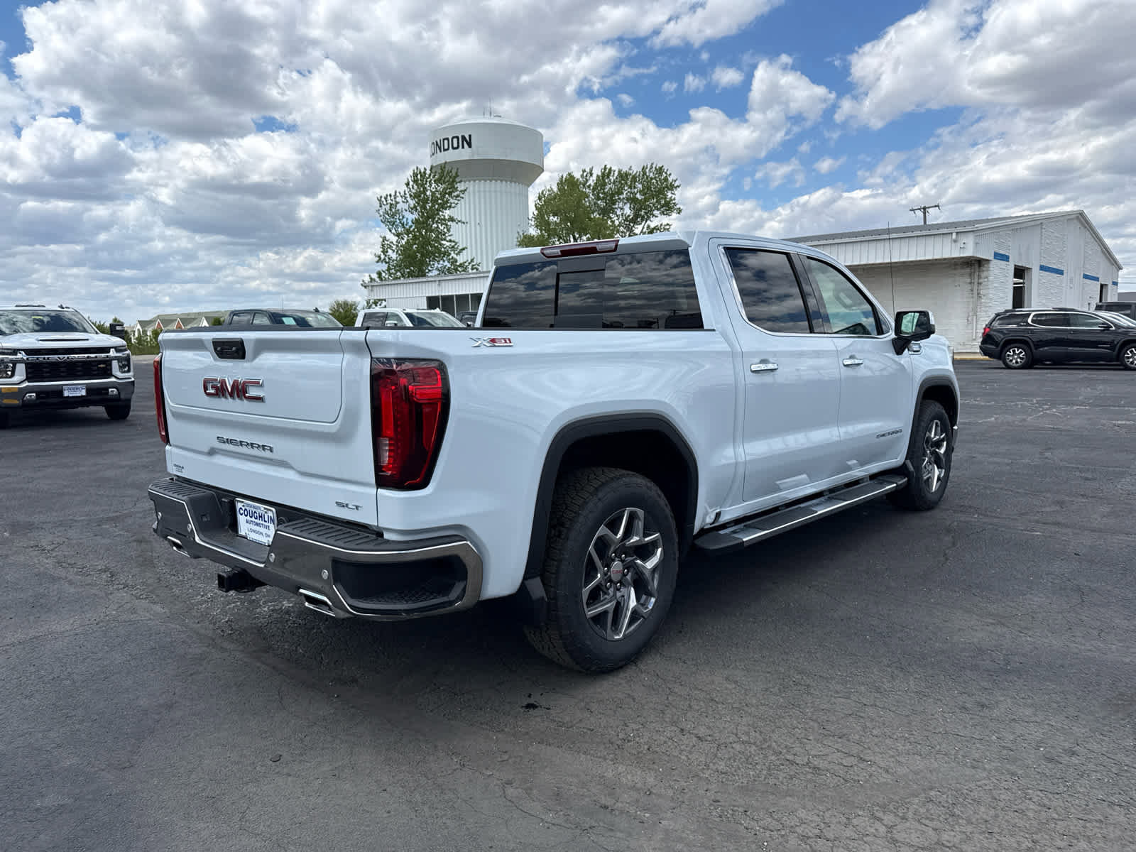 New 2026 GMC Sierra 1500 SLT w/ SLT Premium Plus Package AWD/4WD image 6