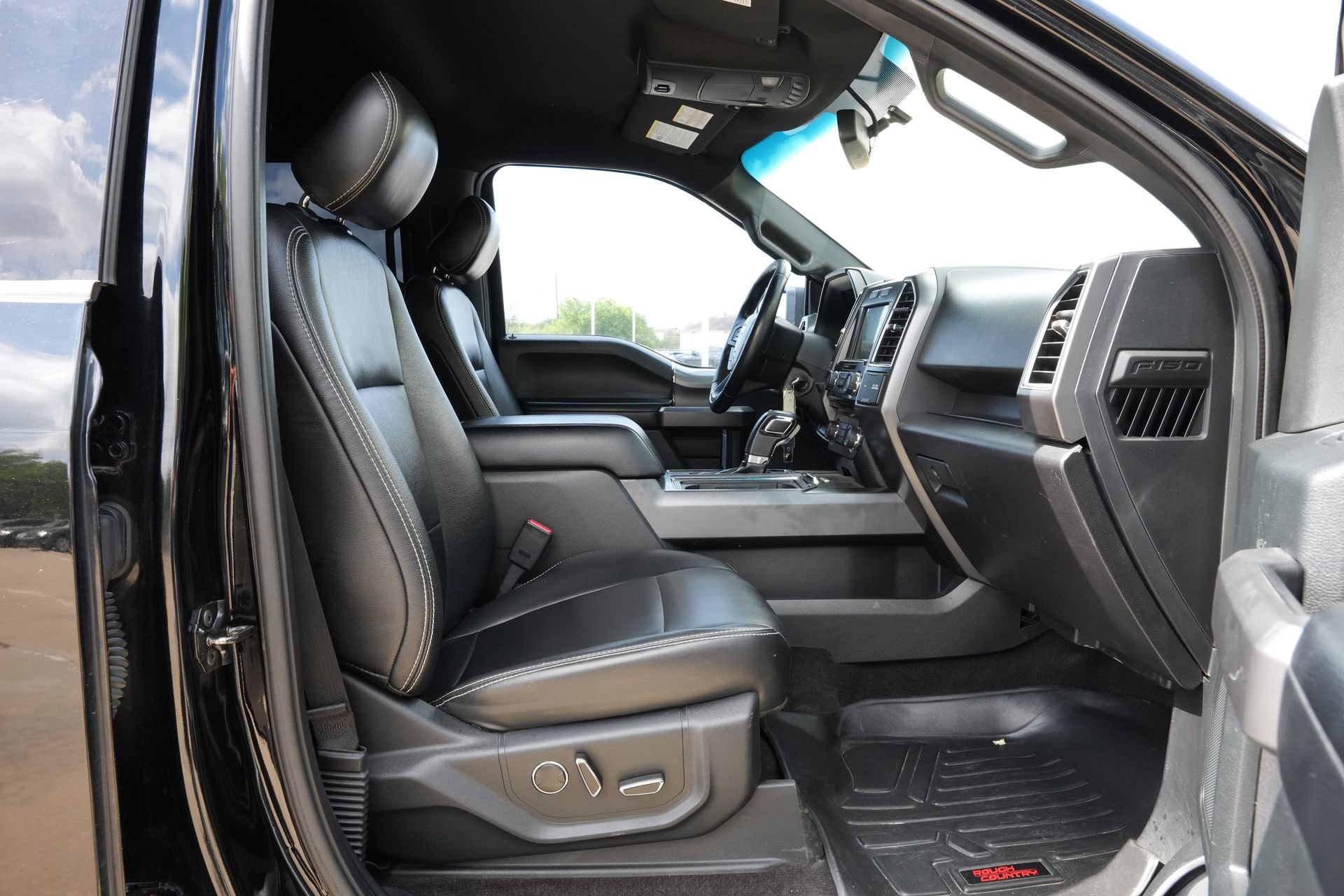 Used 2016 Ford F150 XLT w/ Equipment Group 302A Luxury image 25