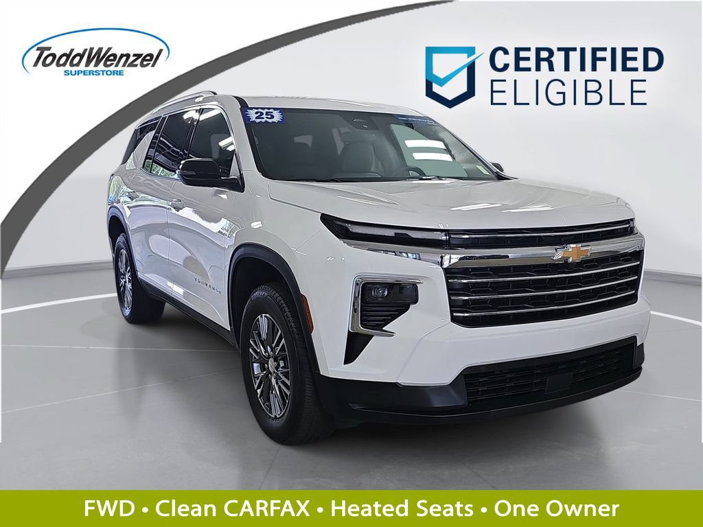 Used 2025 Chevrolet Traverse LT FWD image 1