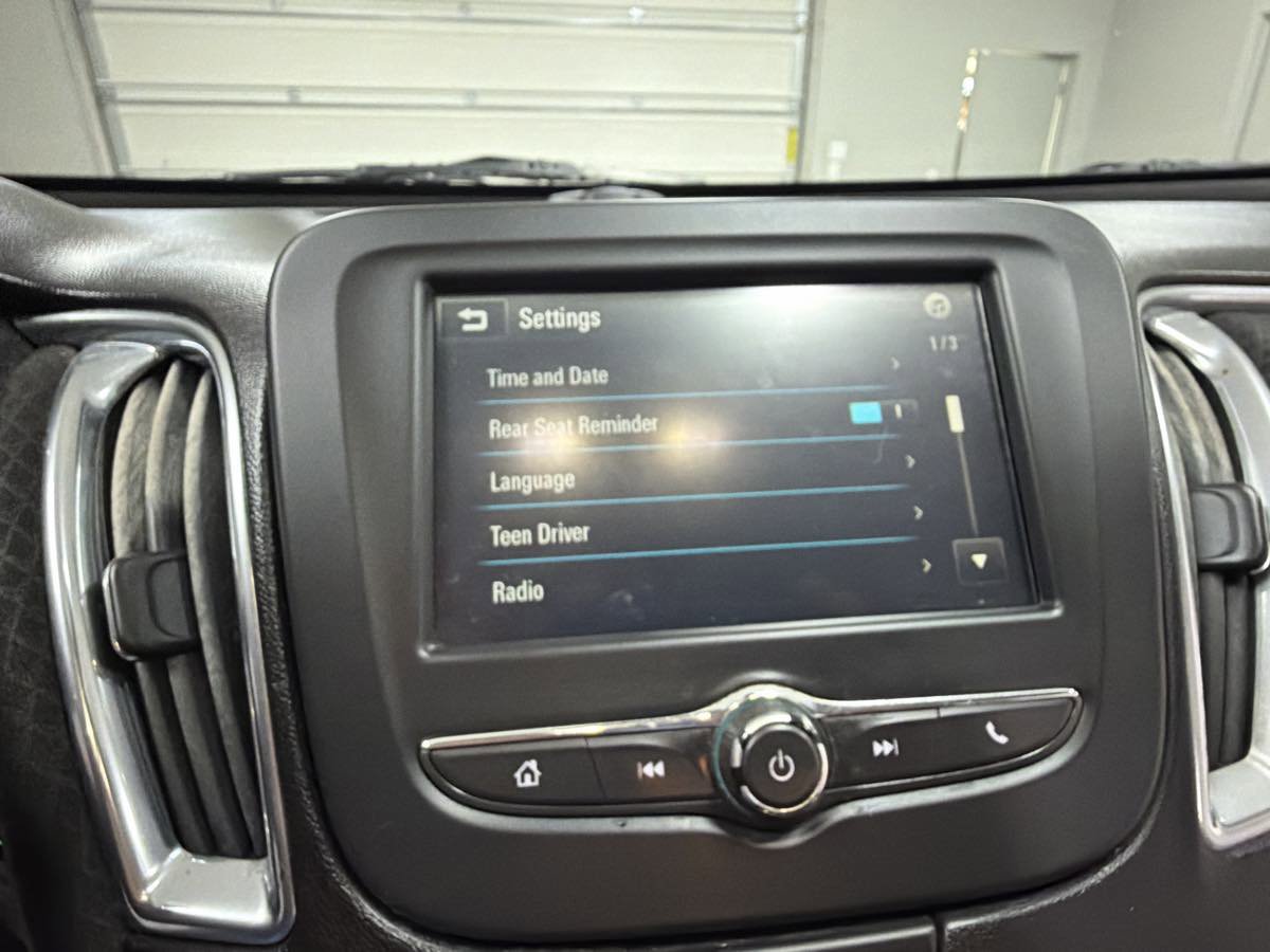 Used 2018 Chevrolet Malibu LT image 18