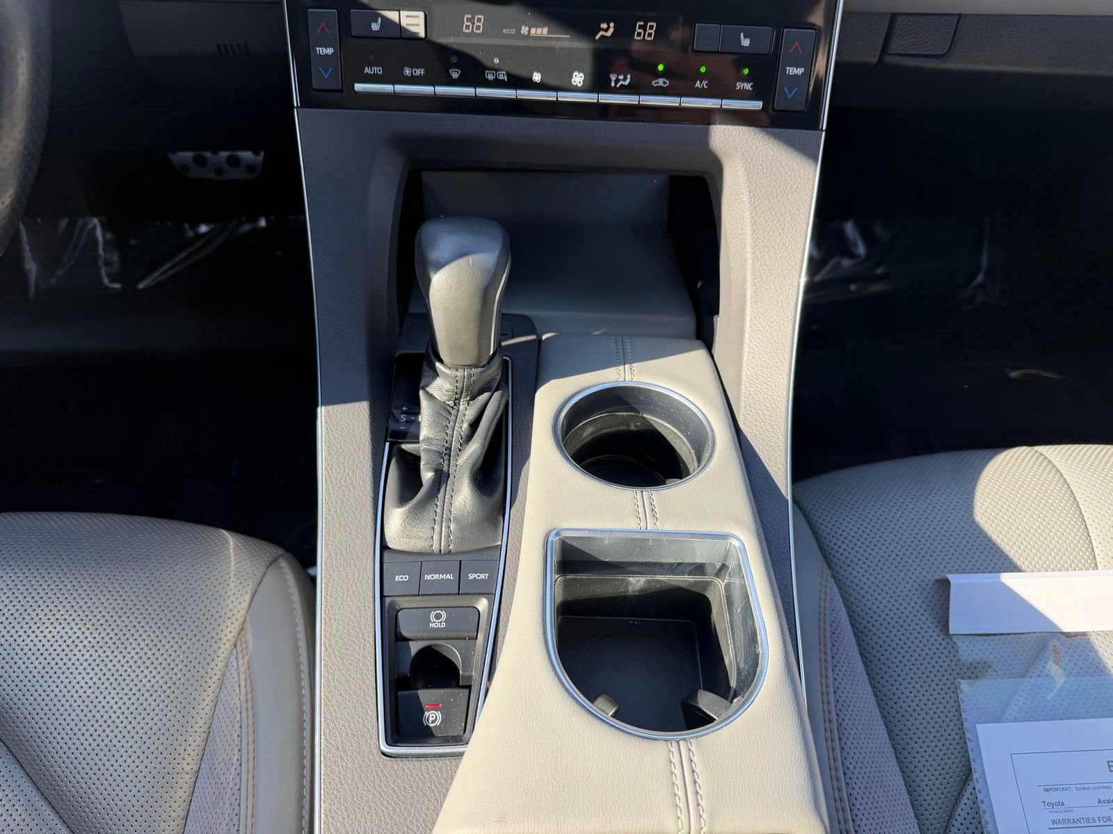 Used 2019 Toyota Avalon XSE FWD image 16