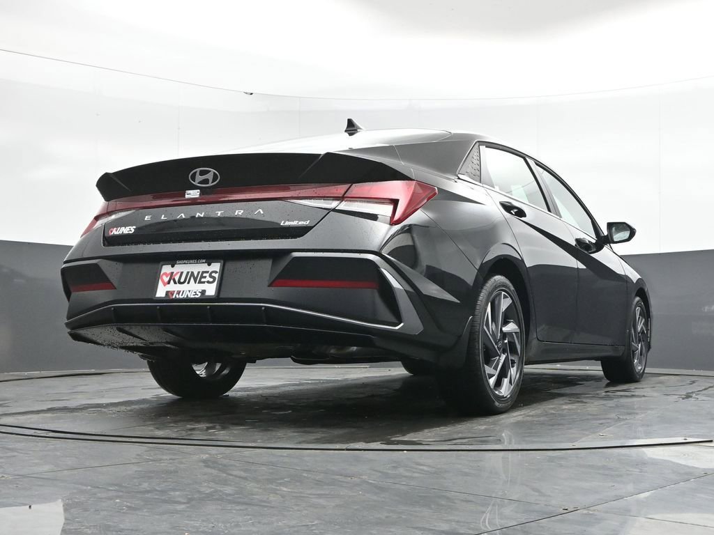 New 2026 Hyundai Elantra Limited FWD image 38
