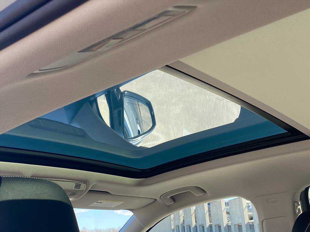 Certified 2023 Volkswagen Tiguan SE image 19