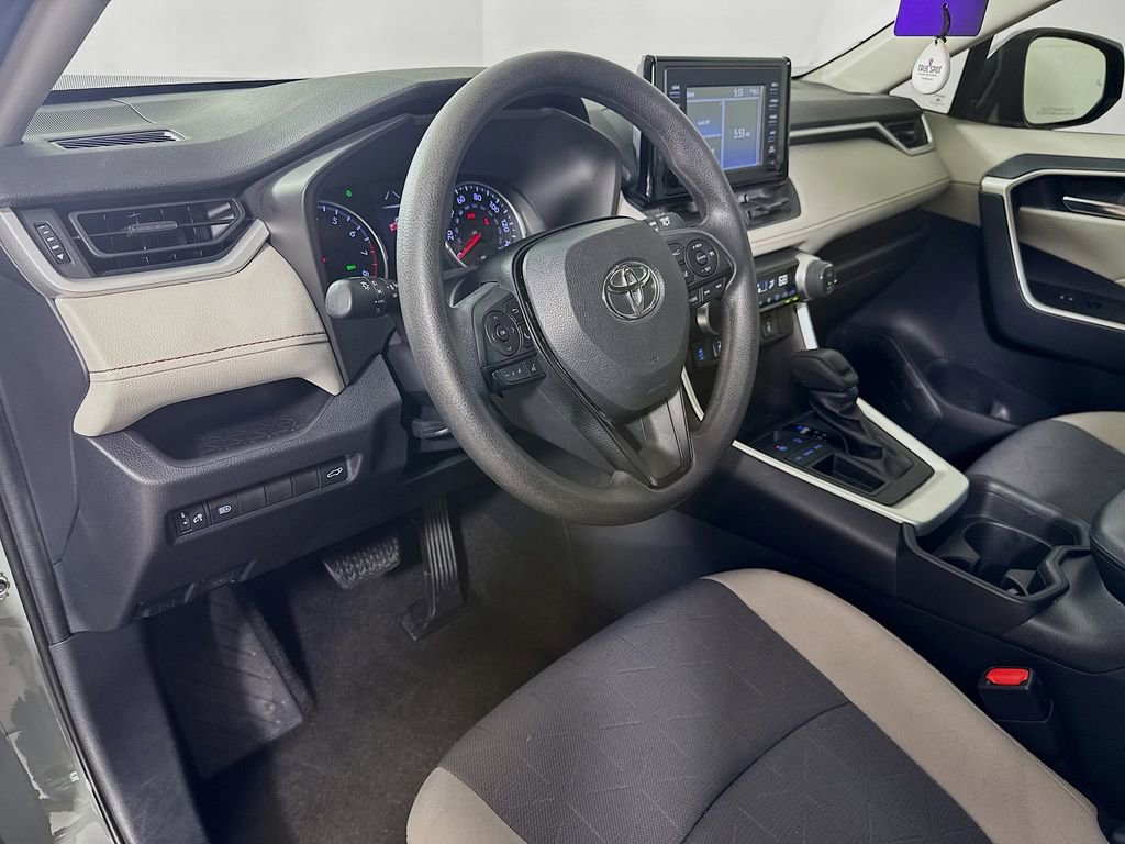 Used 2019 Toyota RAV4 XLE w/ Convenience Package image 8