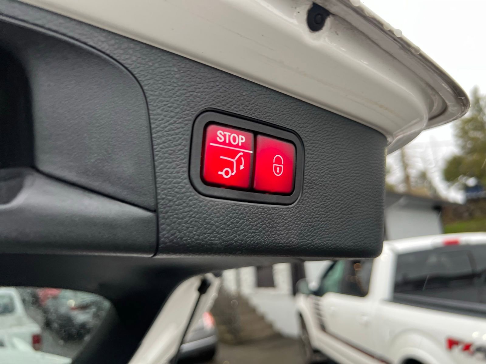 Used 2017 Mercedes-Benz GLC 300 4MATIC image 13