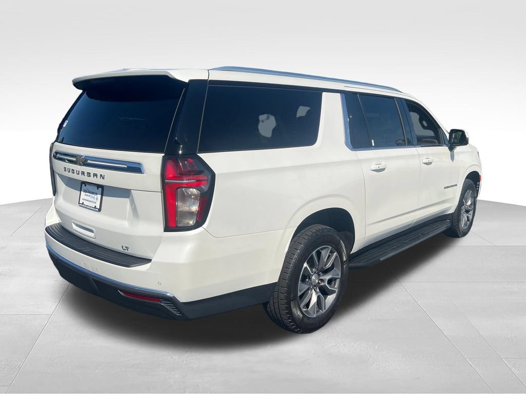 Used 2022 Chevrolet Suburban LT w/ Luxury Package AWD/4WD image 5