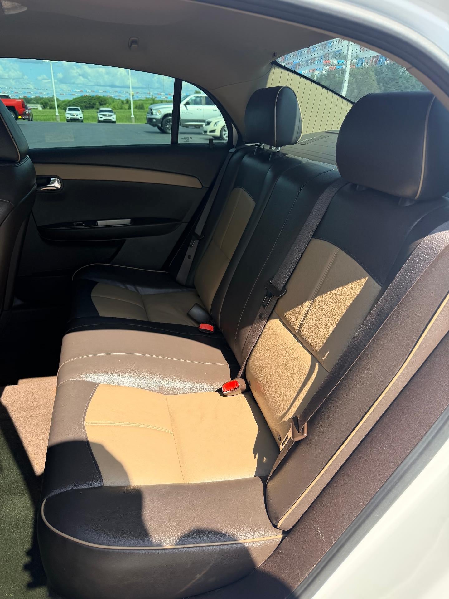 Used 2011 Chevrolet Malibu LTZ FWD image 9