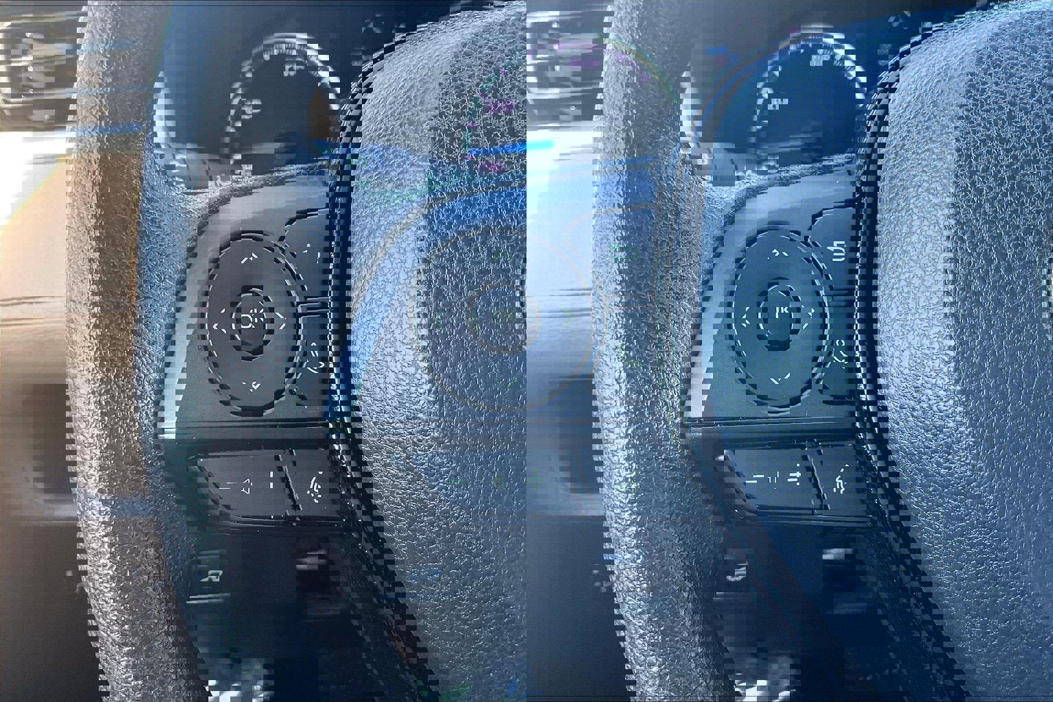 Used 2021 Toyota RAV4 XLE w/ Convenience Package image 17