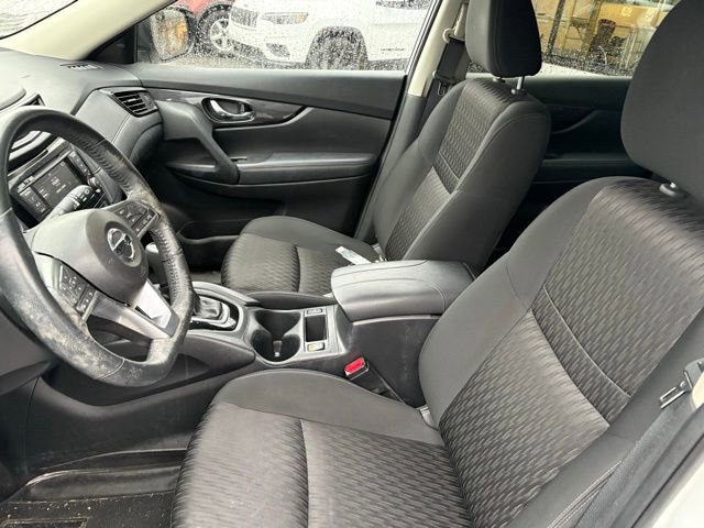 Used 2018 Nissan Rogue SV image 10