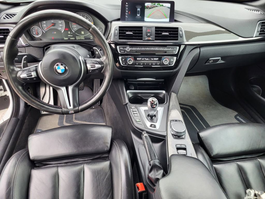 Used 2020 BMW M4 Convertible image 21