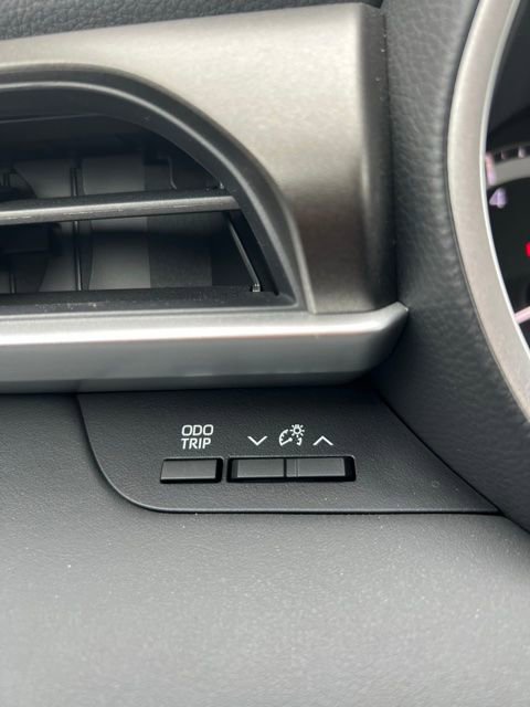 Used 2023 Toyota Highlander XLE AWD/4WD image 20