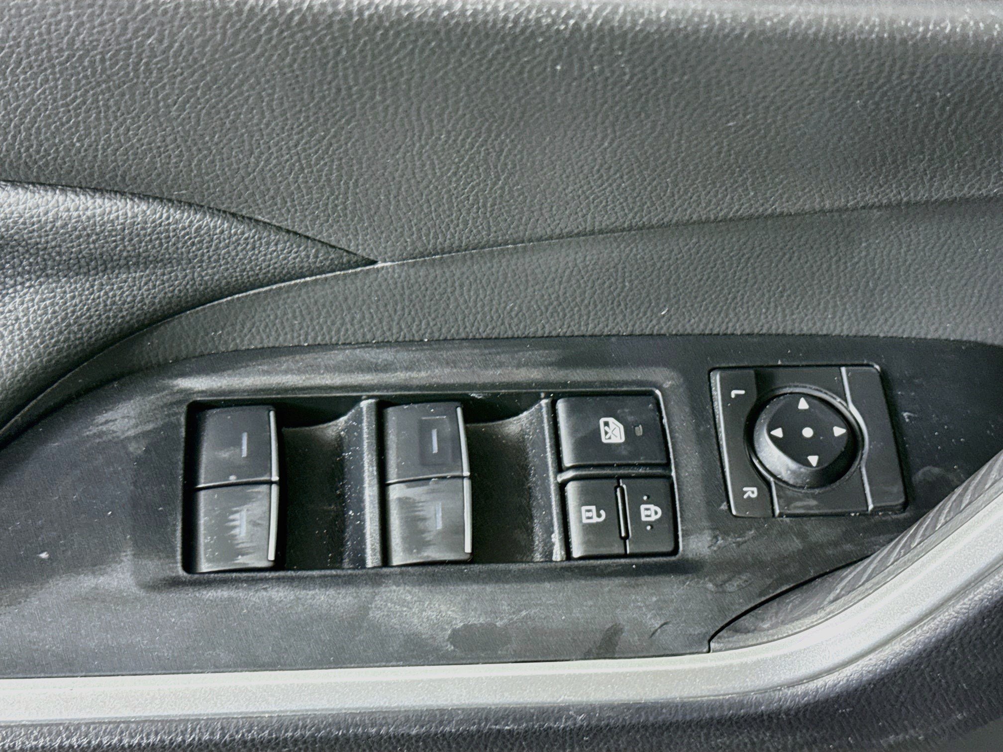 Used 2025 Toyota RAV4 XLE AWD/4WD image 24