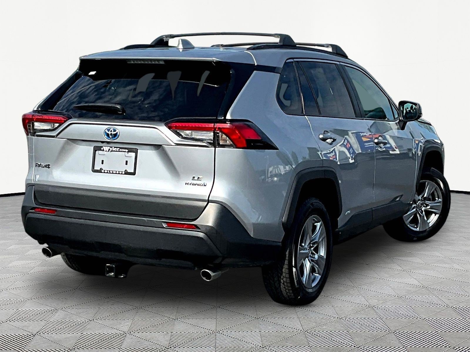 Used 2024 Toyota RAV4 LE AWD/4WD image 6