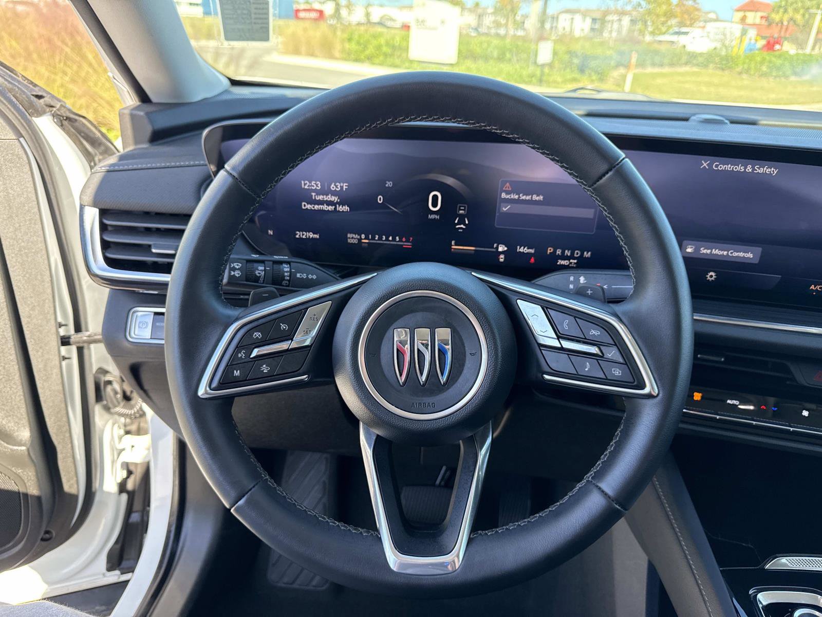 Used 2025 Buick Envision Preferred image 28