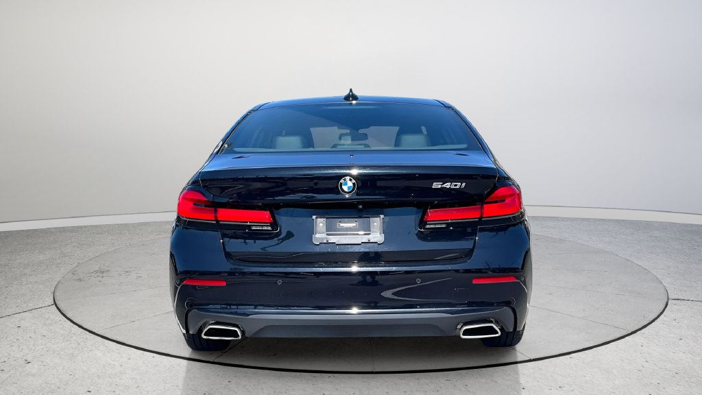 Used 2023 BMW 540i w/ Convenience Package RWD image 5