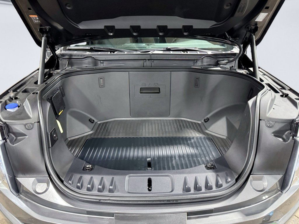 Used 2023 Ford F150 Lightning Lariat image 25