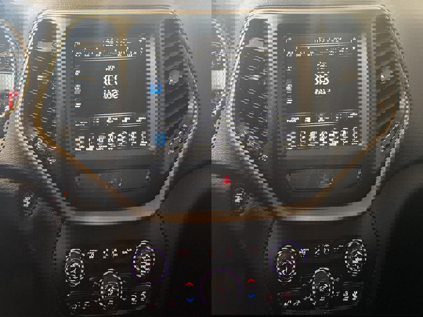 Used 2017 Jeep Cherokee Limited image 22