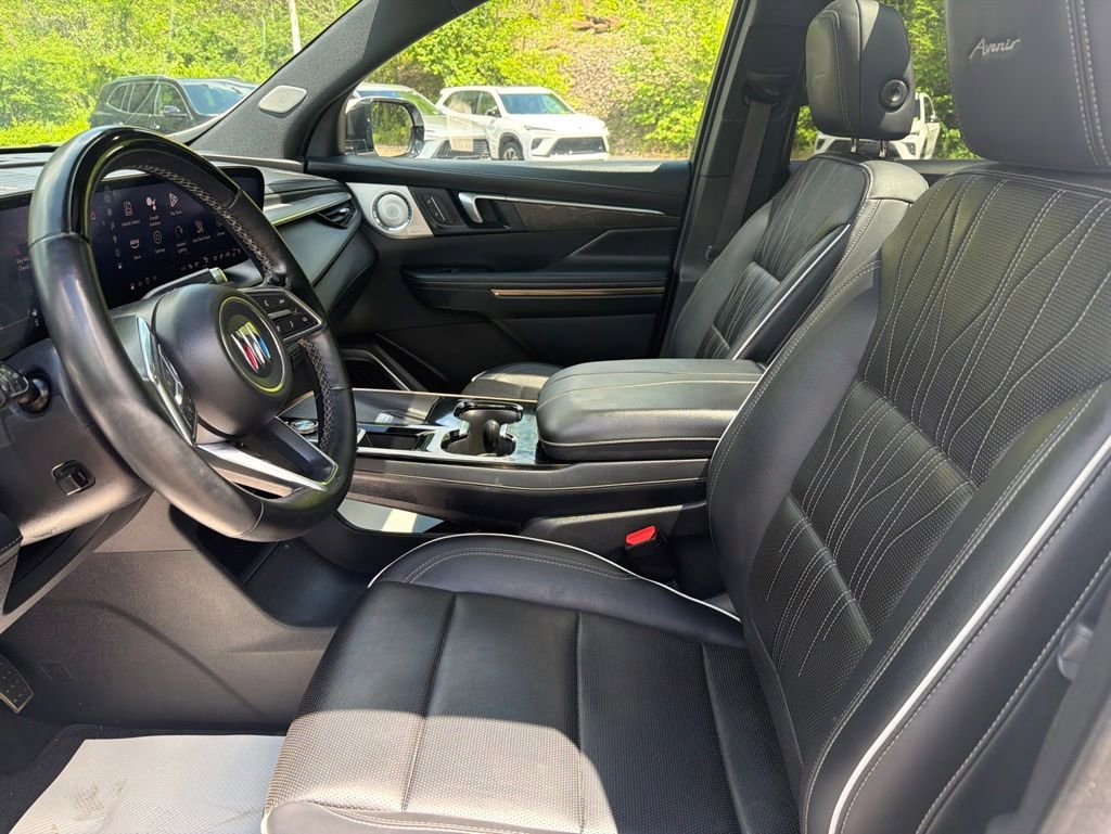 Used 2025 Buick Enclave Avenir w/ Super Cruise Package AWD/4WD image 14
