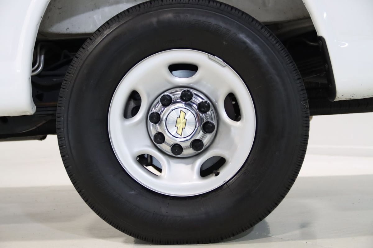 Used 2025 Chevrolet Express 3500 LT w/ LT Preferred Equipment Group RWD image 68