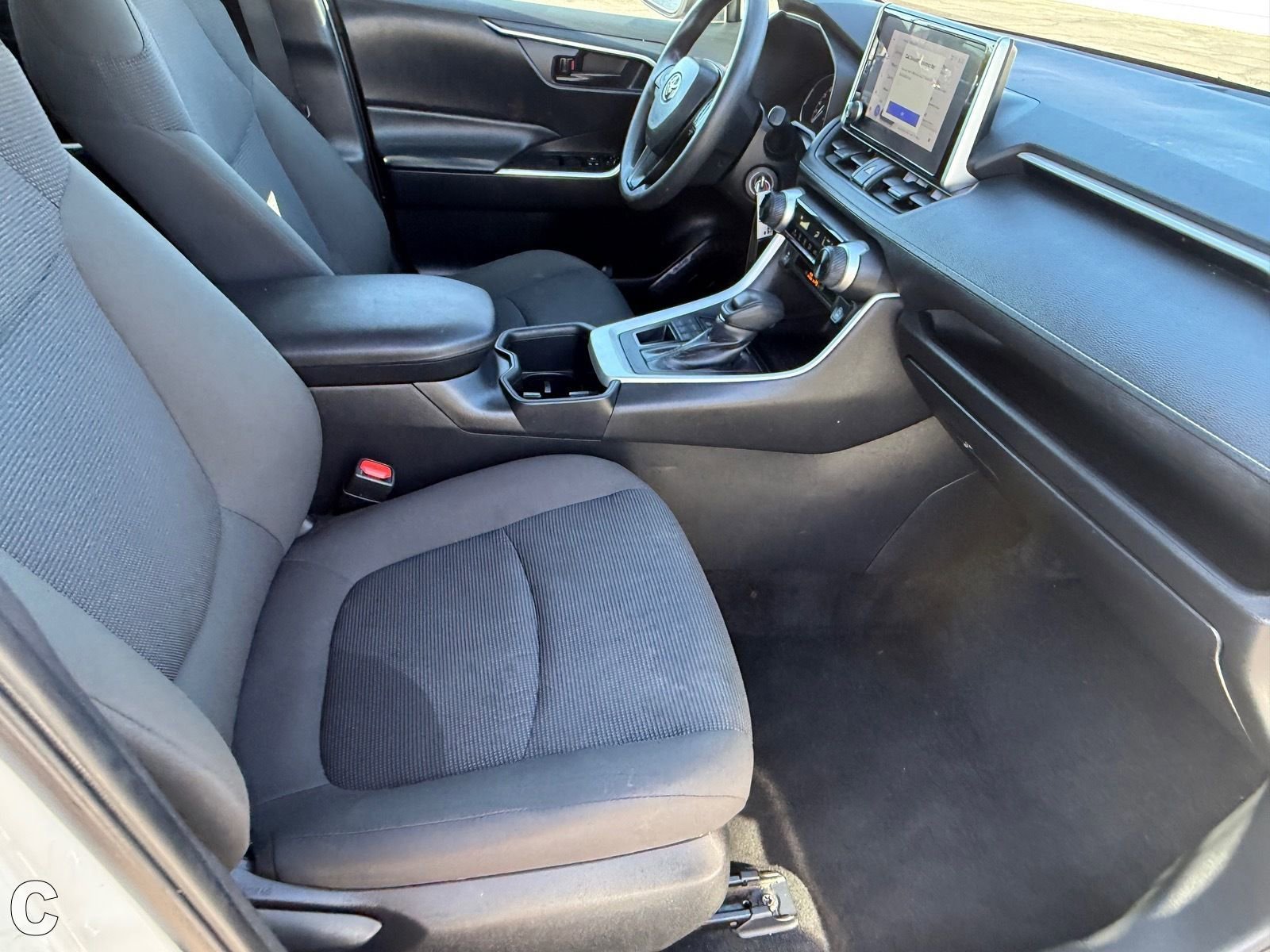 Used 2024 Toyota RAV4 LE image 10