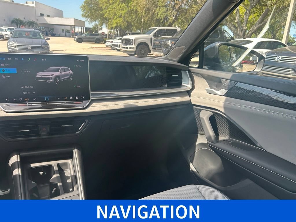 Certified 2025 Volkswagen Tiguan SE R-Line AWD/4WD image 13